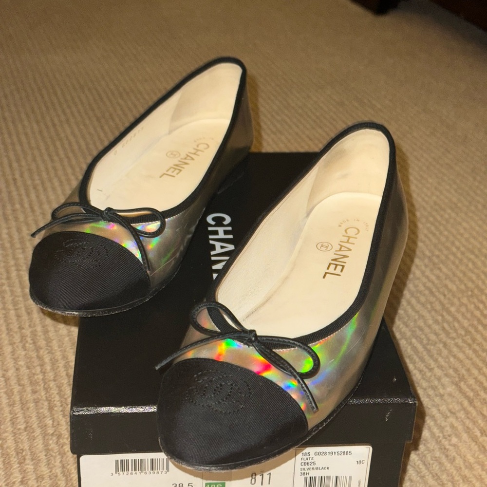 Chanel Black Cap Toe CC Logo Metallic Silver x Black size 38.5 great condition! - Picture 7 of 16